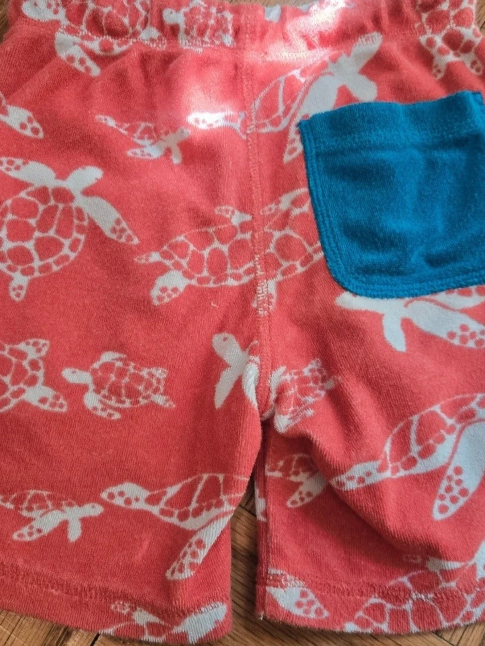 Mini Boden Coral and White Turtle-Print Pull-On Shorts - Kids